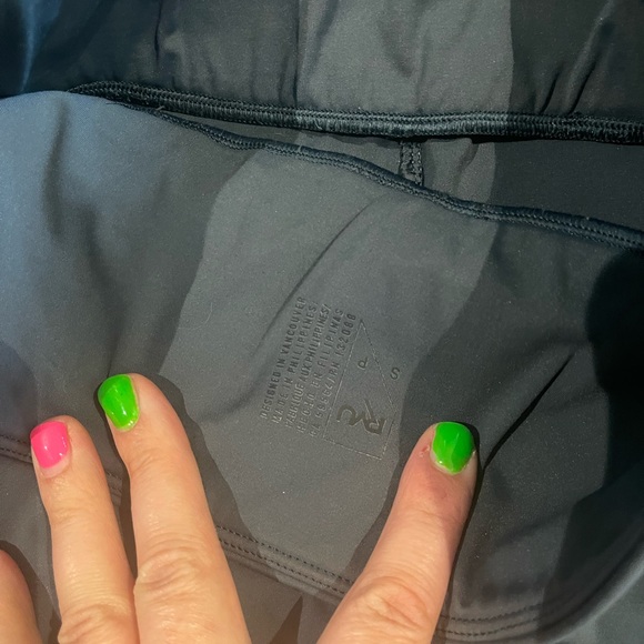 RYU athletics women’s biker shorts size small Canadian owned company - Picture 5 of 6